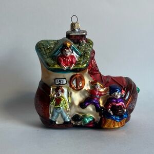 •Christopher Radko Old Lady in a Shoe Glass Ornament•